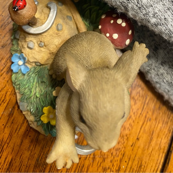 Fitz & Floyd Charming tails “ Give luck a shot” Mouse playing horseshoes - Picture 4 of 8